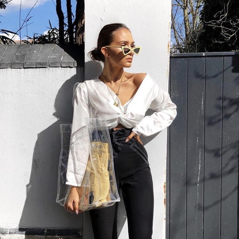 اطلالة مونوكرومية كاملة بالستايل المخطط