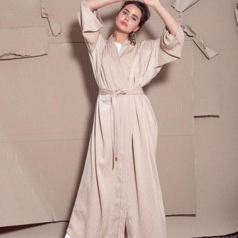 عباية سوداء رائعة بالحزام من عفة الدباغ