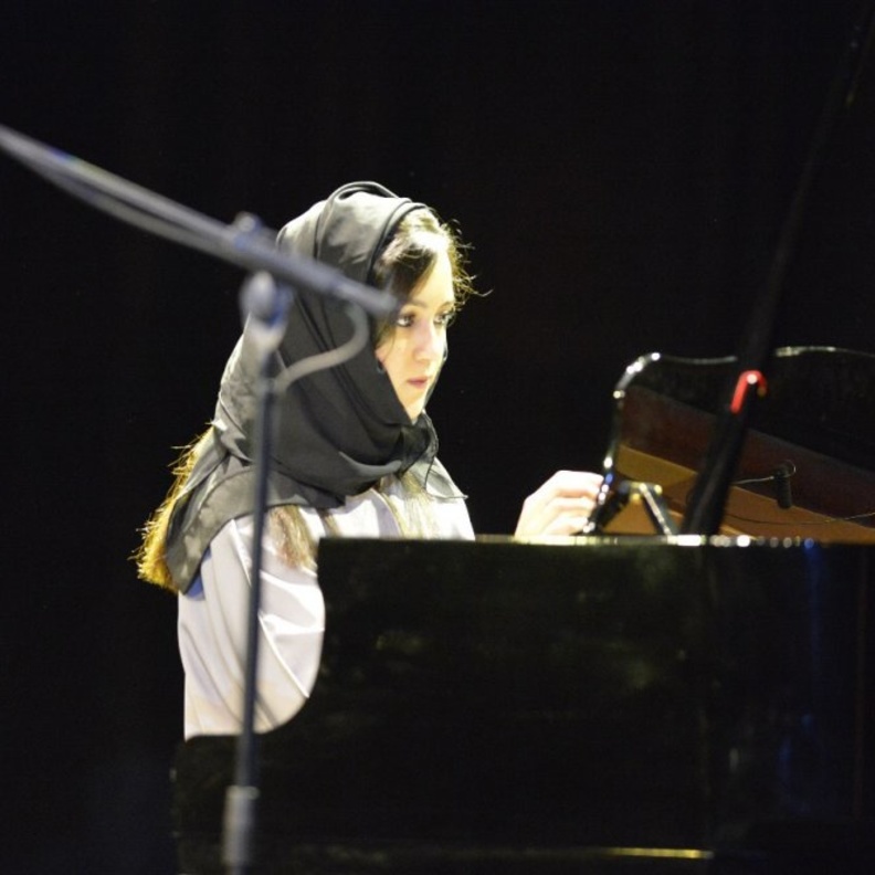 ايمان عشقت البيانو منذ طفولتها