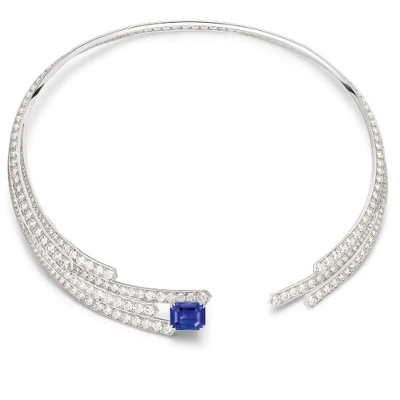 تشوكر ديور من الذهب والزمرد مع الاسبنيل الأزرق