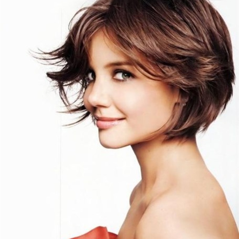  تسريحة تليق بصديقة العروس ذات الشعر القصير