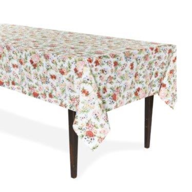 إميليا ويكستاد تُطلق مجموعتها الأولى للأدوات المنزلية