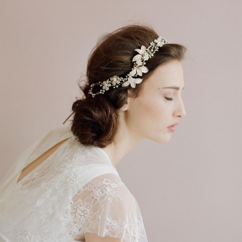 إليك أجمل تسريحات شعر الريترو ليوم زفافك