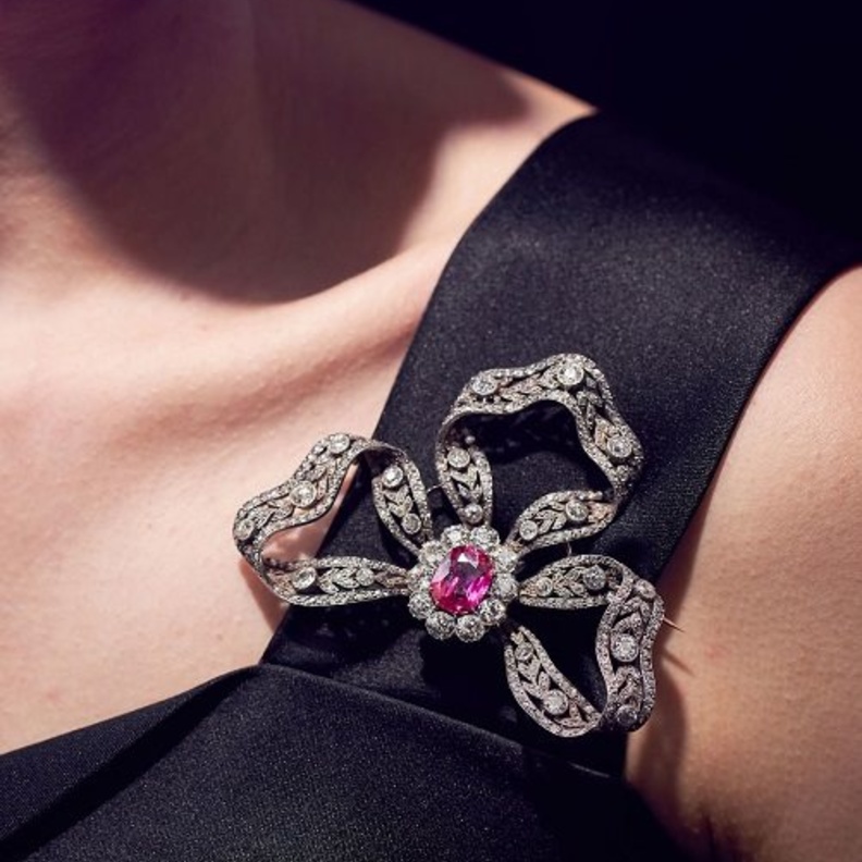  بروش في مزاد سوذبيز لمجوهرات آل بوربون وماري أنطوانيت