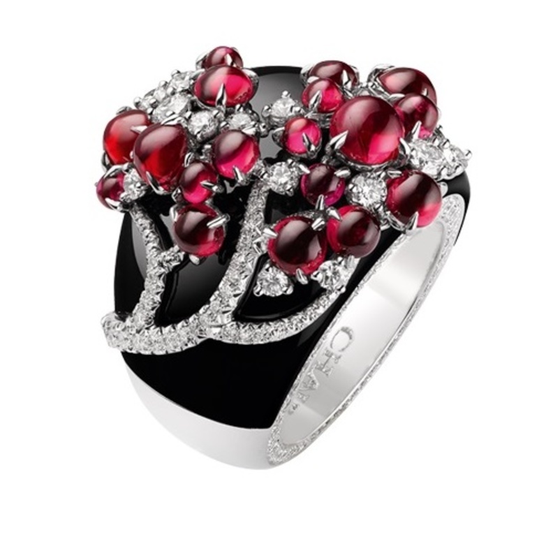 خاتم شوميه من الياقوت والماس والذهب الأبيض