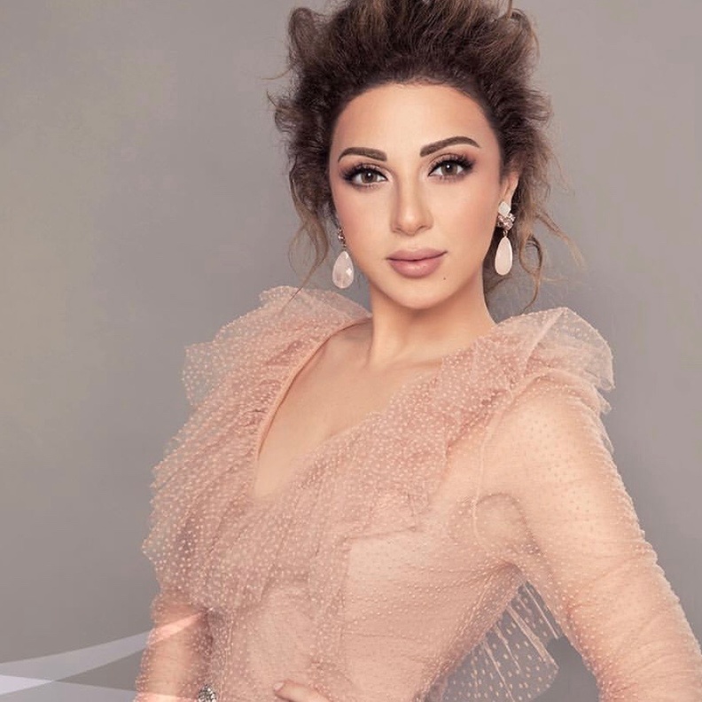 مكياج ترابي جذاب بأسلوب ميريام