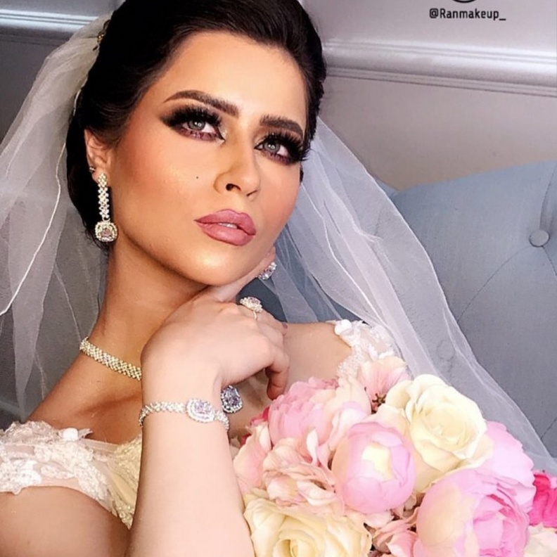 من مكياج الميك أب ارتست روان أحمد