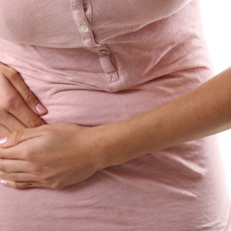 التهاب المسالك البولية يسبب ألما في جانب البطن