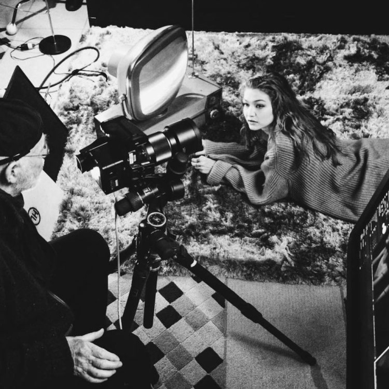 جيجي حديد مع الكسندر وانغ