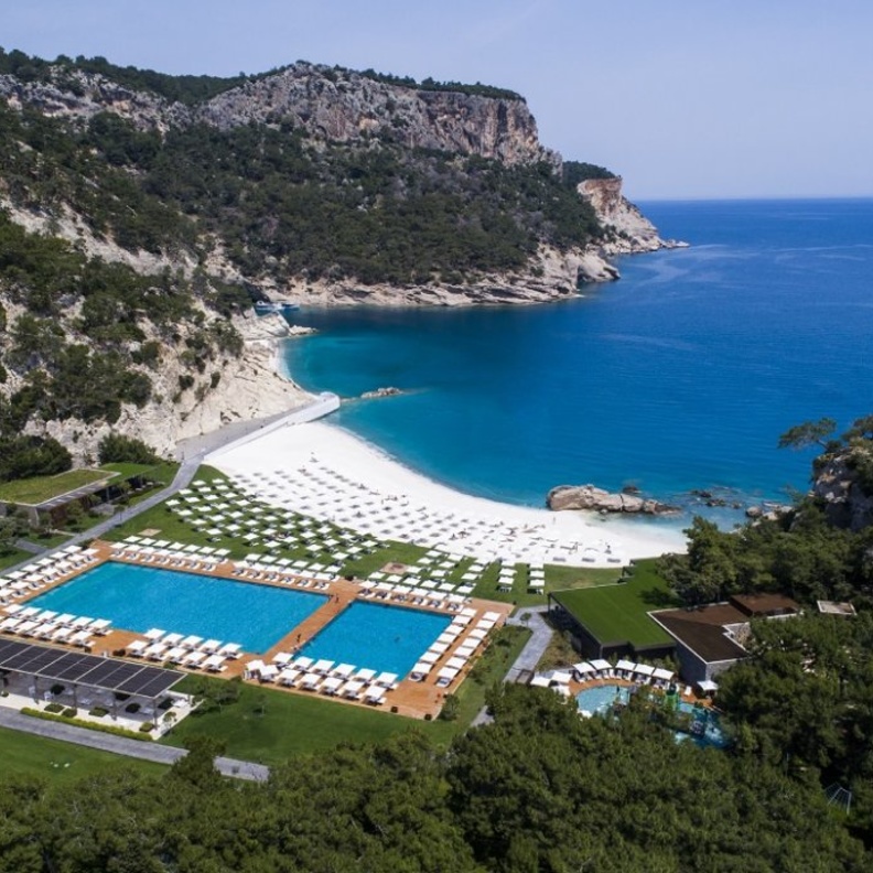 منتجع Maxx Royal