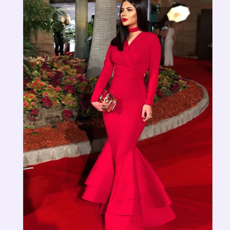 noon by noor لون أحمر ناعم في تصميم كاجوال