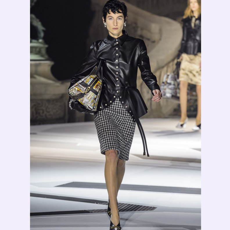  msgm جاكيت الجلد الأسود من بين الأنعم والأرقى