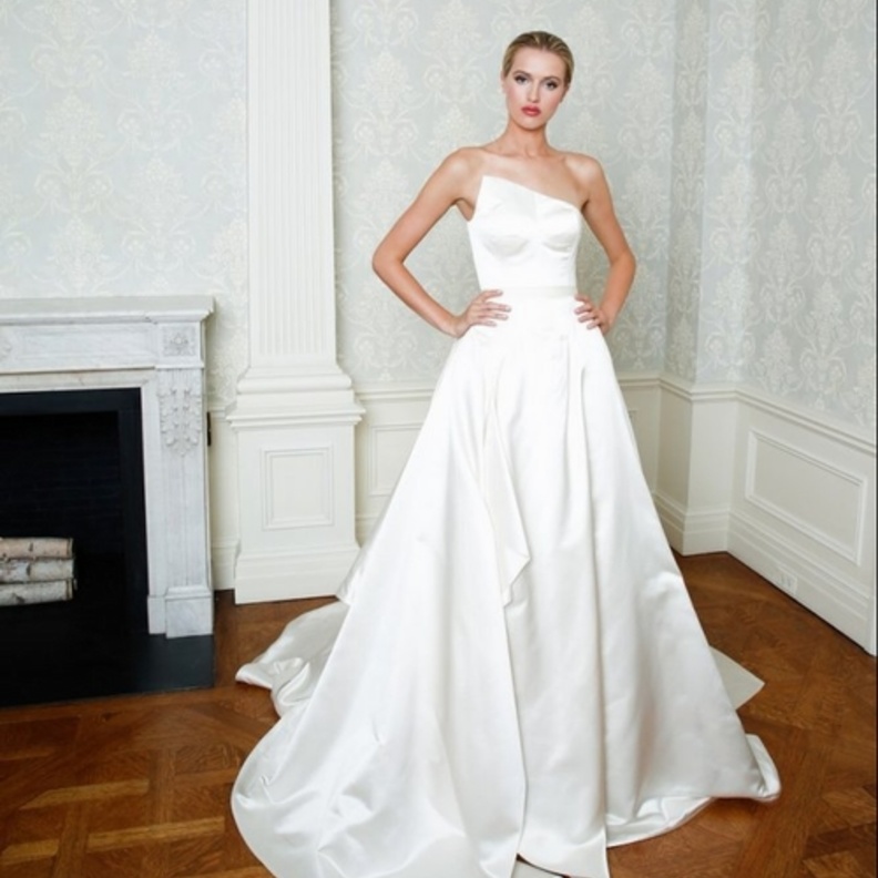 اجمل موديلات فساتين زفاف بكتف واحد