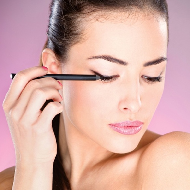 امنعي سيلان الكحل بطرق متعددة