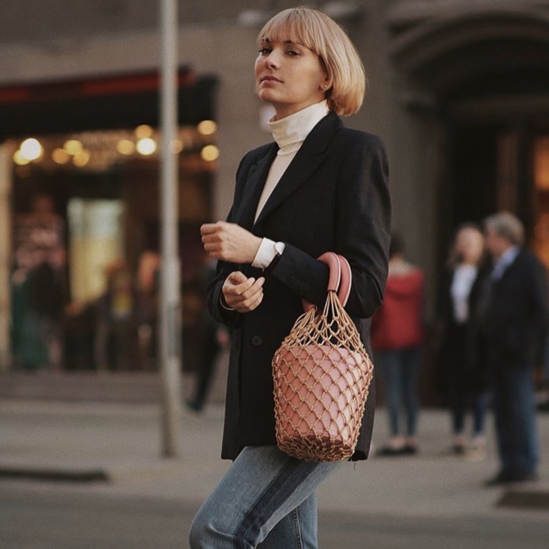 اطلالتك بحقيبة الشبك الدارجة