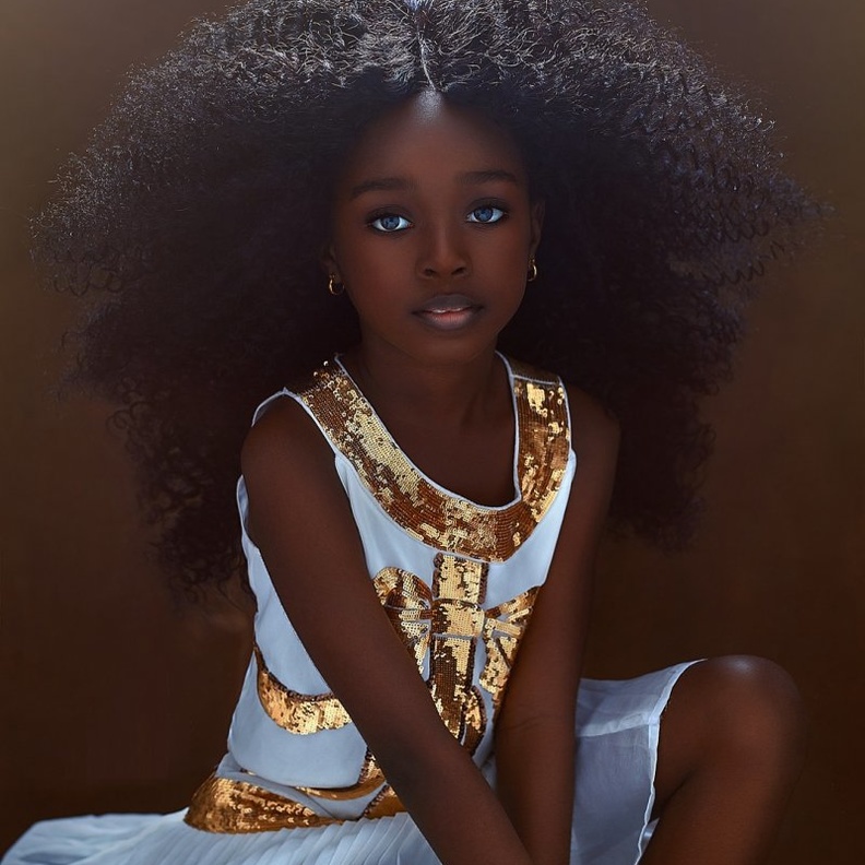 سحر ‏‎ Jare Ijalanaخلال الجلسة التصويرية