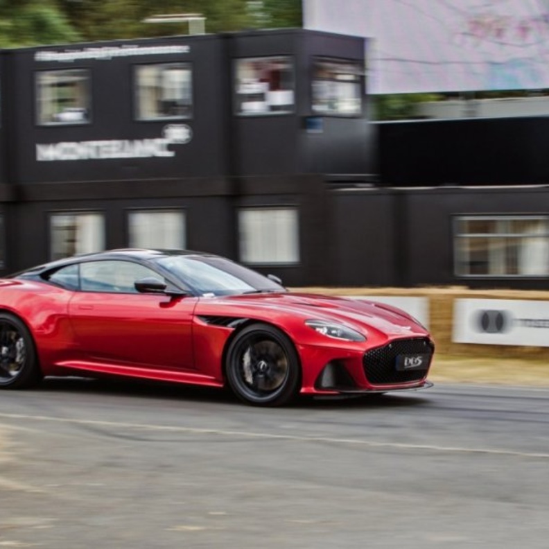 سعر سيارة أستون مارتن الجديدة يبدأ من 275 ألف يورو