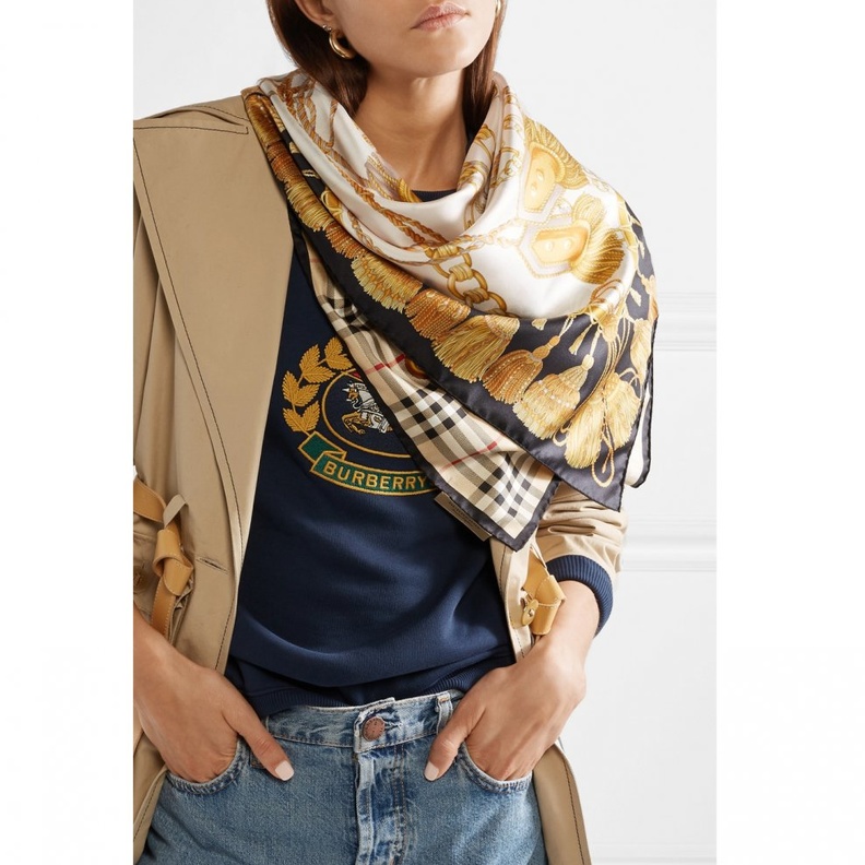 وشاح من ETRO من الجاكار