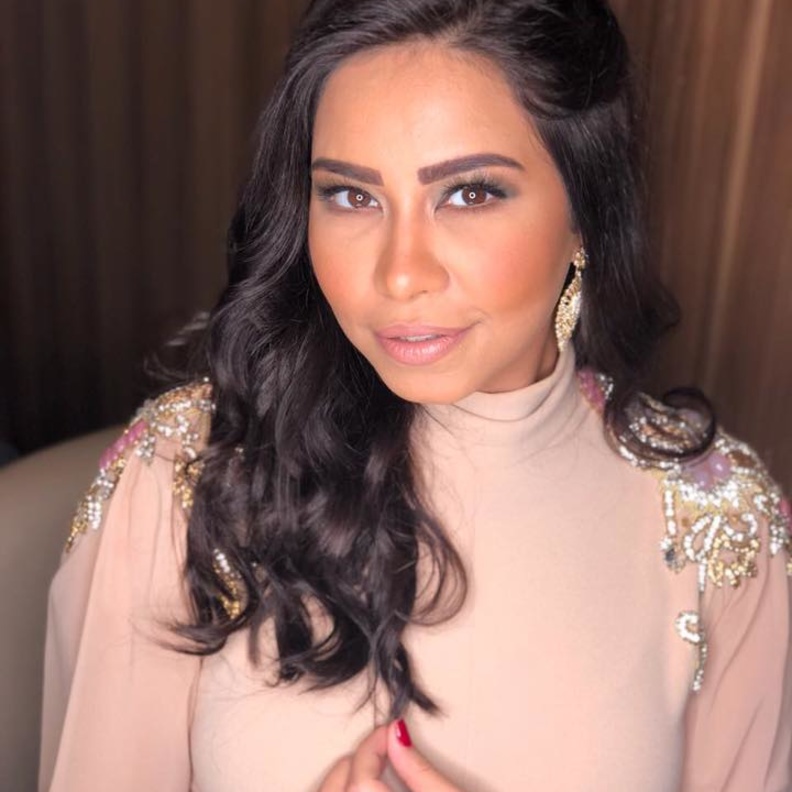 شيرين عبد الوهاب تتواجد حاليا في فرنسا مع زوجها