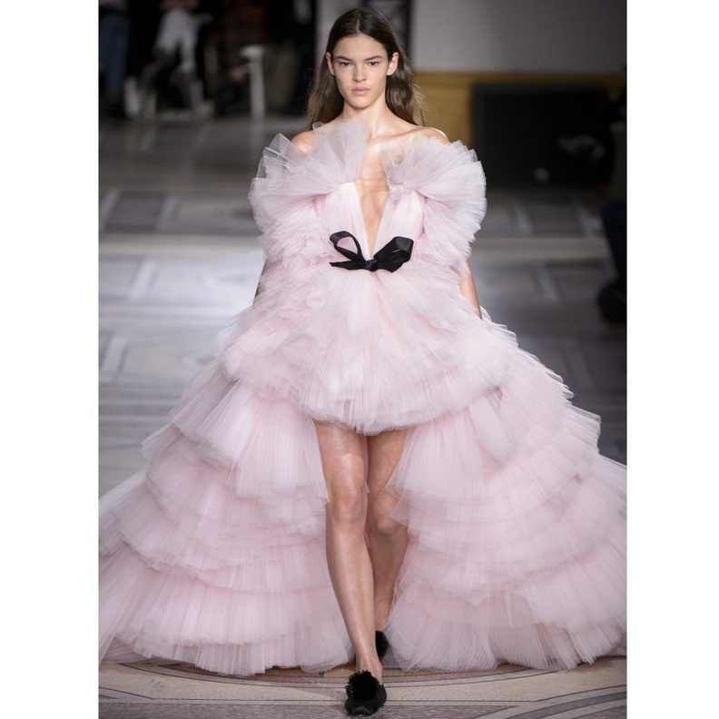 فساتين high low