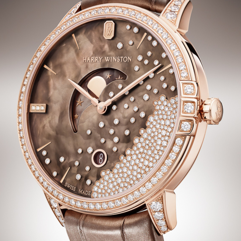 عمد خبراء ترصيع الأحجار في دار هاري ونستون Harry Winston الى رسم مشهد شتائي جذاب على الميناء