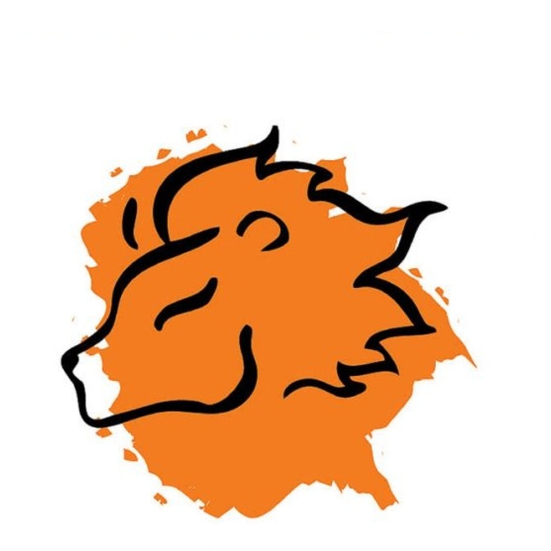 يحبّ مساعدة من حوله مهما تطلّب الامر من جهد ووقت