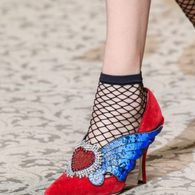 أحجار راقية في حذاء عصري من دوتشي اند غابانا Dolce and Gabbana