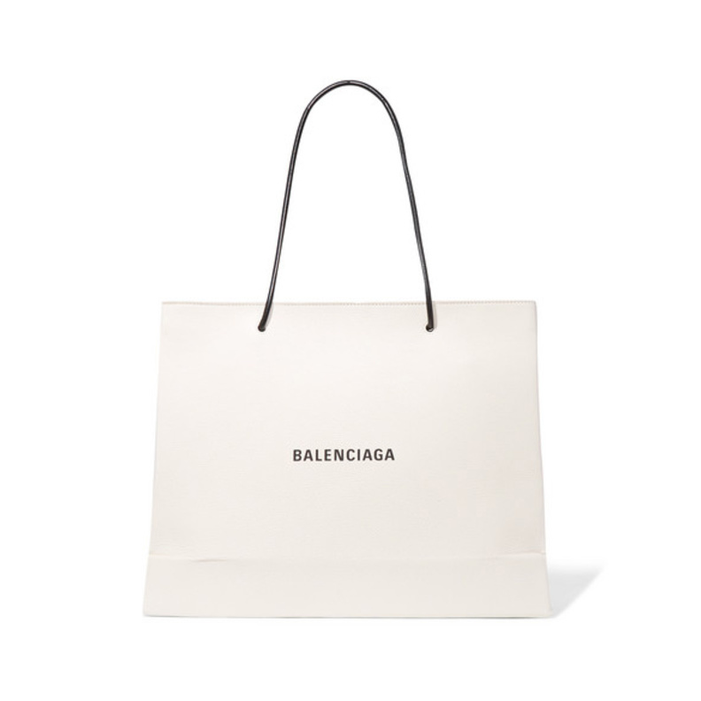 تصاميم حقائب نسائية كبيرة