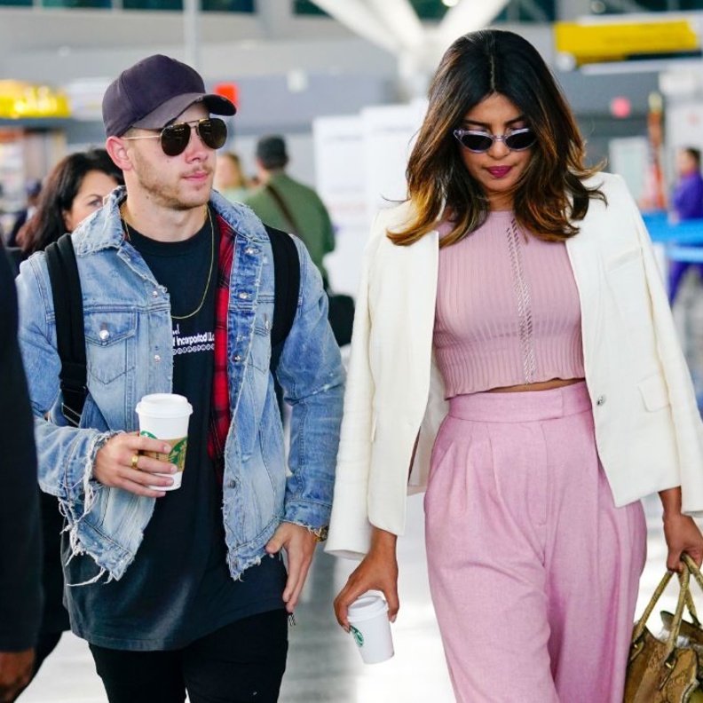 هل حاولت بريانكا تشوبرا أن تخفي خاتم الخطبة في يدها من وسائل الإعلام؟