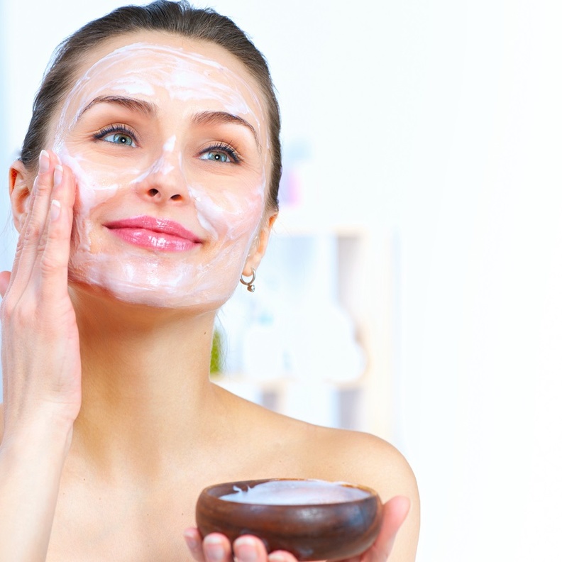 كريمات مفيدة للعينين لمنع ظهور الجيوب