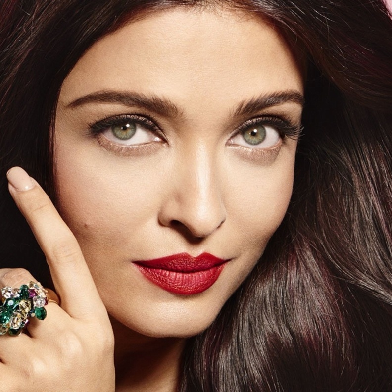 آيشواريا راي تعلمت مبكرا كيف تنظر إلى الايجابيات في حياتها