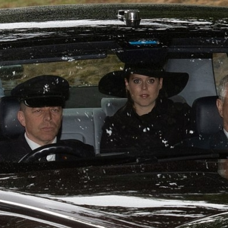  الأميرة بياتريس تنضم إلى الملكة في عطلتها الصيفية