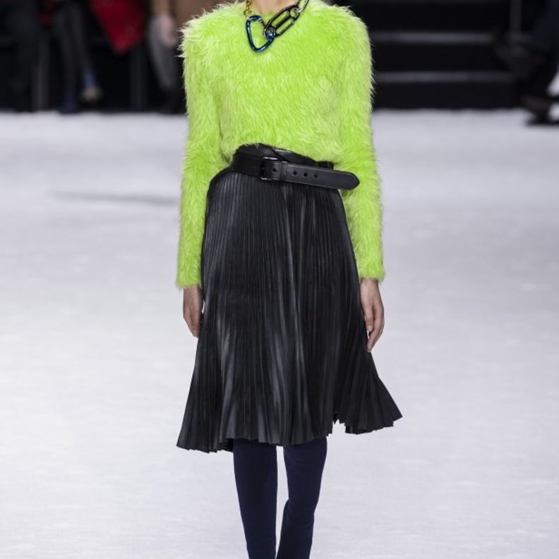 الأسود الجلدي الأنيق من Huishan Zhang