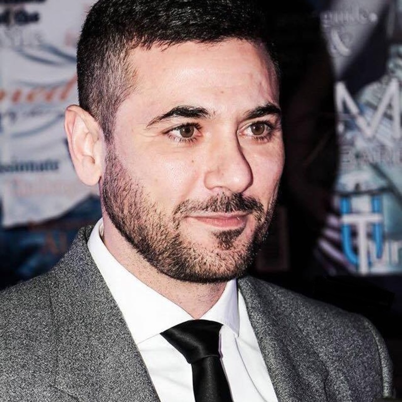 أحمد عز اعتبر سابقا من أوسم النجوم