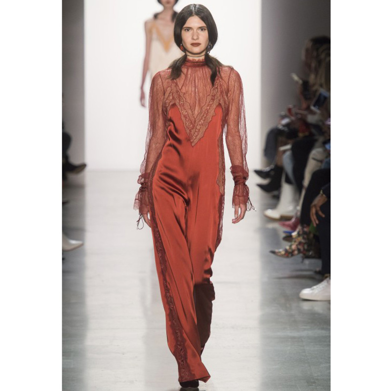 الجمبسوت الجينز احدث موضة للخريف في عيد الاضحى 2018 بخطى ‏Ulla Johnson