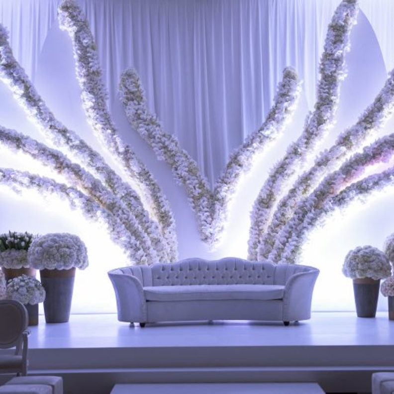 كوشة تناسب عروس الربيع