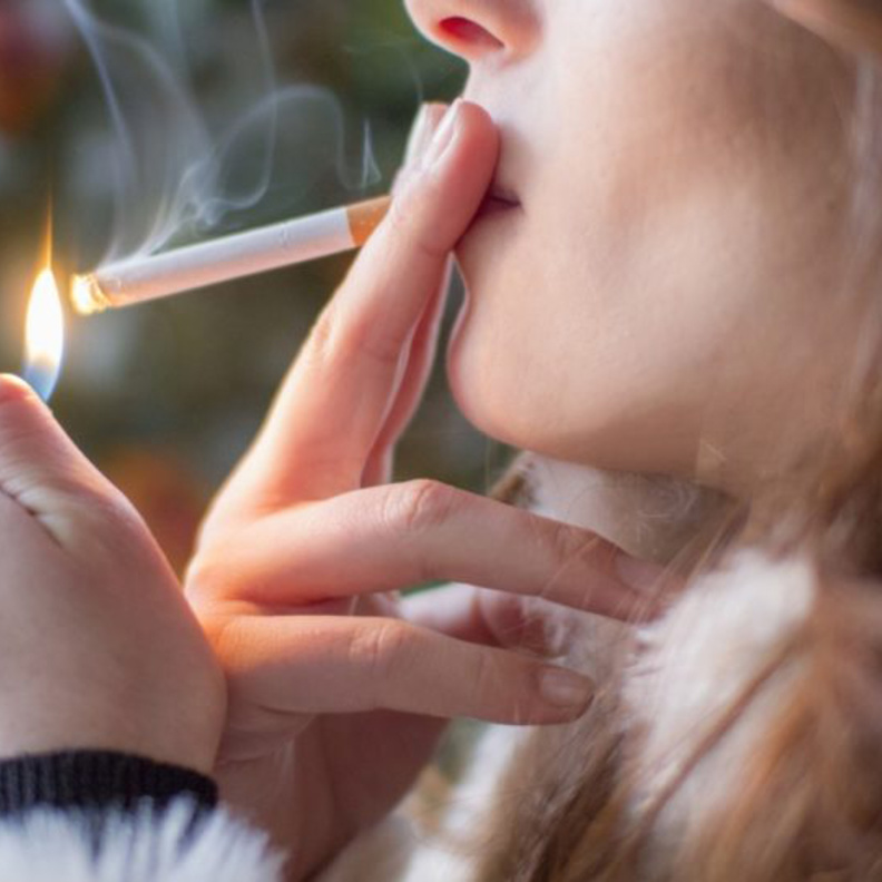 التدخين مسبب رئيسي لاتهاب الحلق