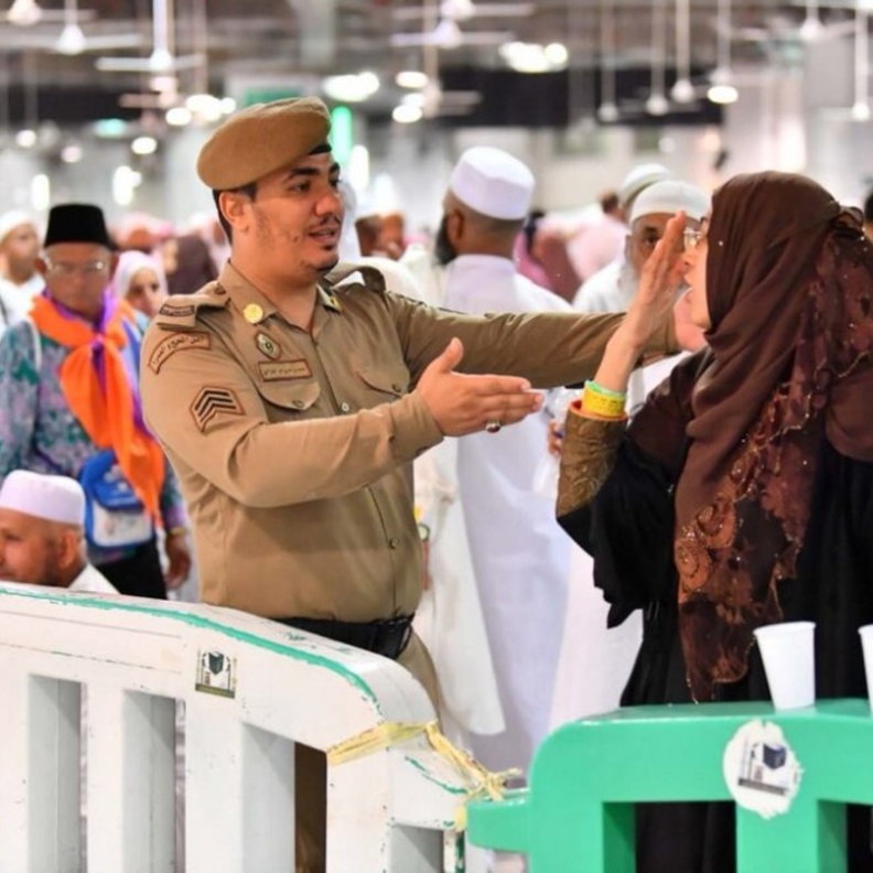  القصص الانسانية في الحج توثقها الصور