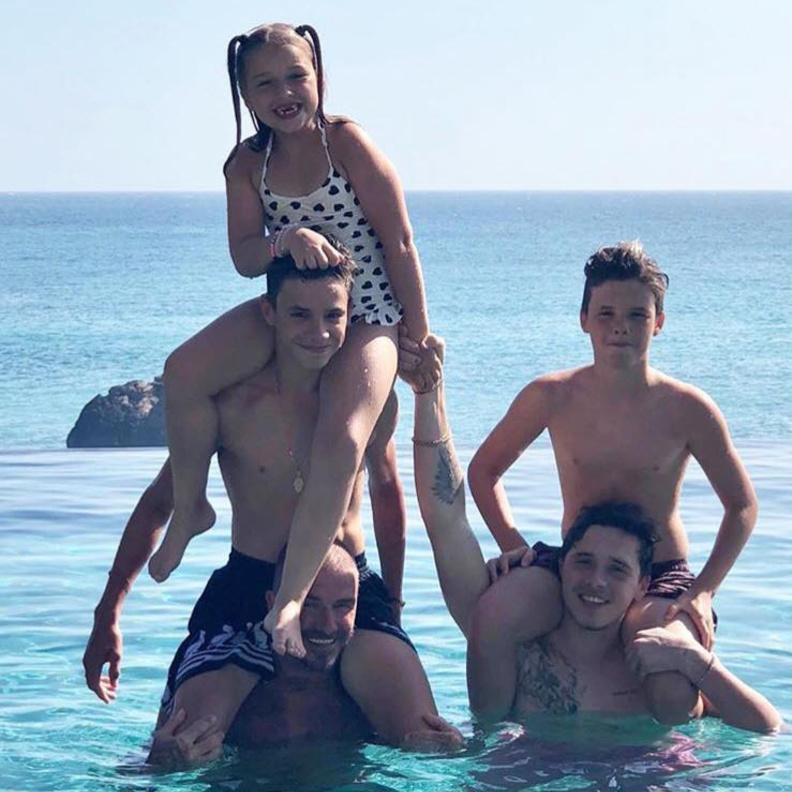 ديفيد بيكهام وعائلته يقضون أوقاتا رائعة في جزيرة بالي