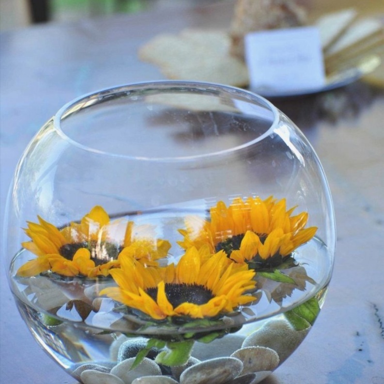 أفكار غنية لديكور زفاف مستوحى من زهرة عباد الشمس