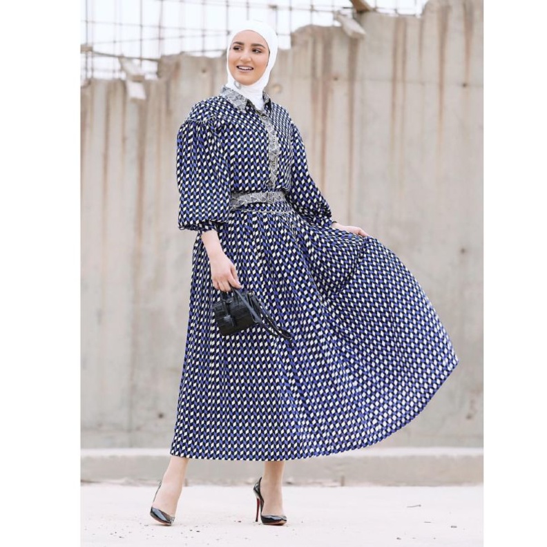 فساتين محجبات مع أقمشة الدانتيل الفاخرة من وحي دلال الدوب