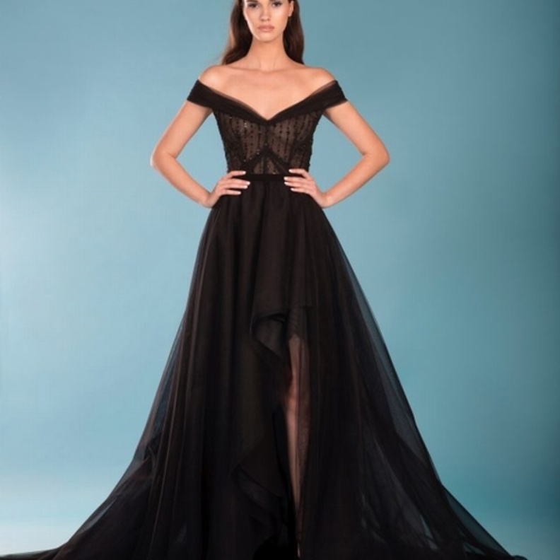 اجمل فساتين الخطوبة الناعمة للعروس