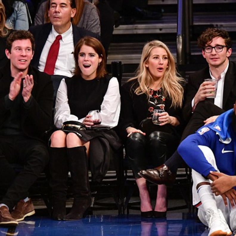  دعوات لتحميل نفقات الزفاف على الحساب الشخصي للعائلة المالكة