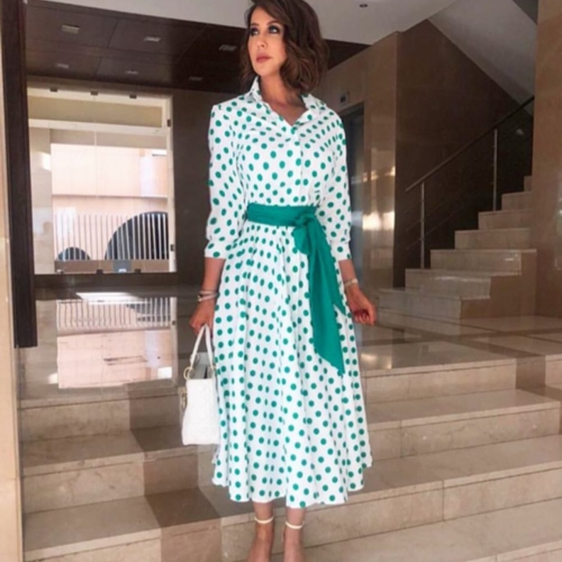 فساتين رابعة الزيات محدّدة الخصر وفاخرة لعيد الأضحى