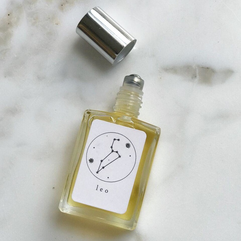 يميل الى اختيار عطر قويّ يدفع من حوله الى ملاحظته فوراً