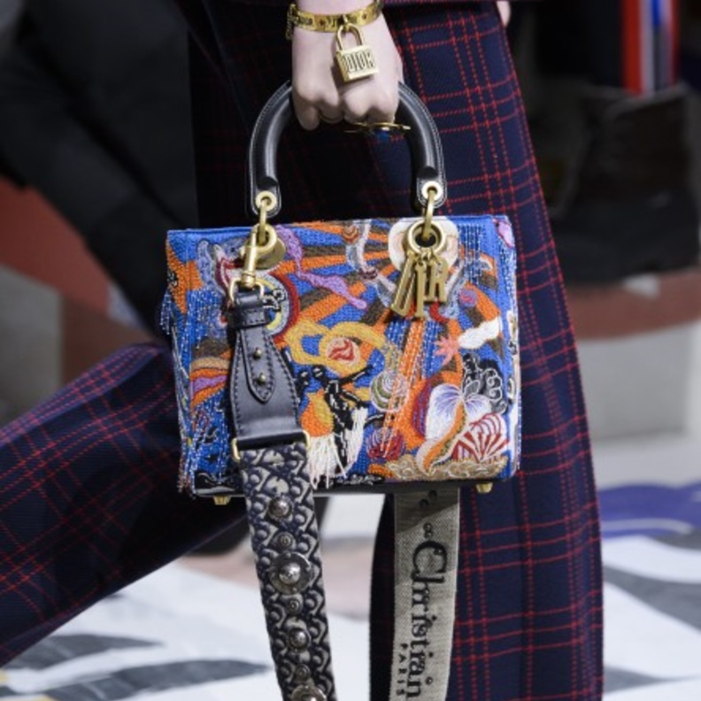 شنط يد شتاء 2019 مع النقشات من Louis Vuitton