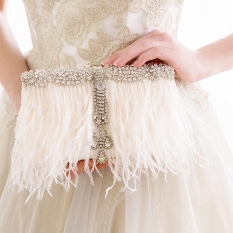  كلتش للعروس من cloe noel