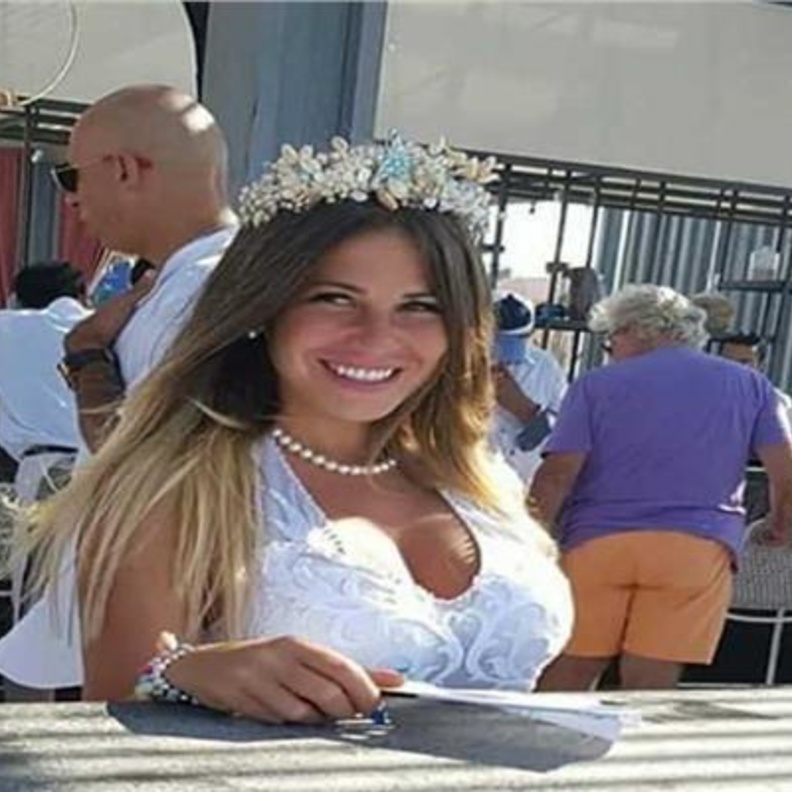 منة حسين فهمي في زفافها