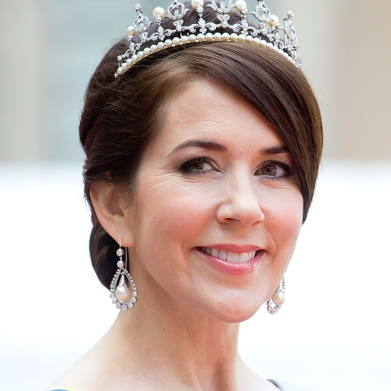 أجمل مجوهرات الأميرة ماري .. جميلة العائلة الملكية في الدنمارك 