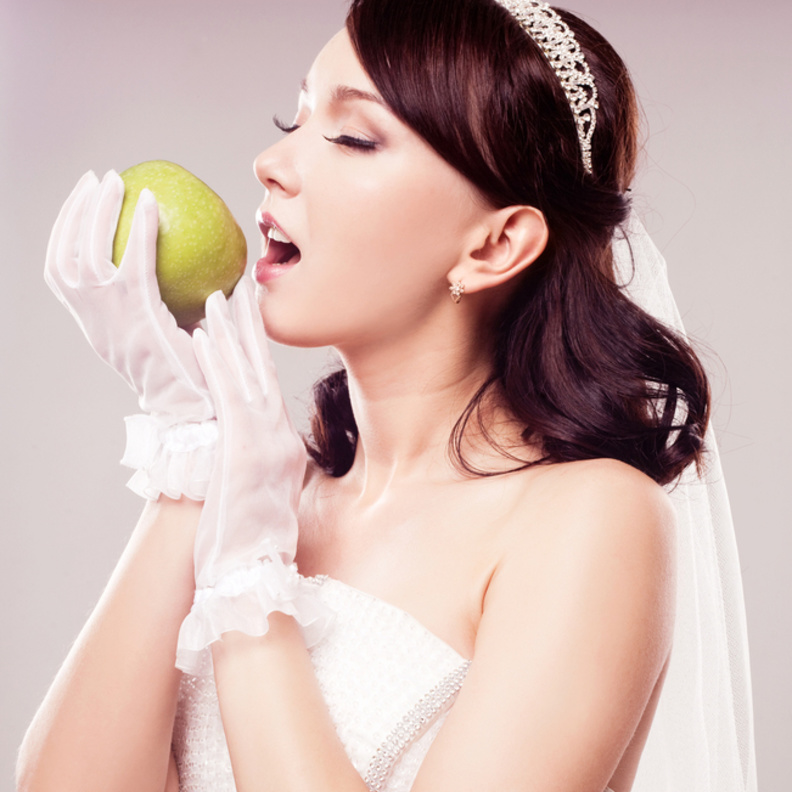 طبقي رجيم التفاح قبل الزفاف لتتمتعي بجسم رشيق